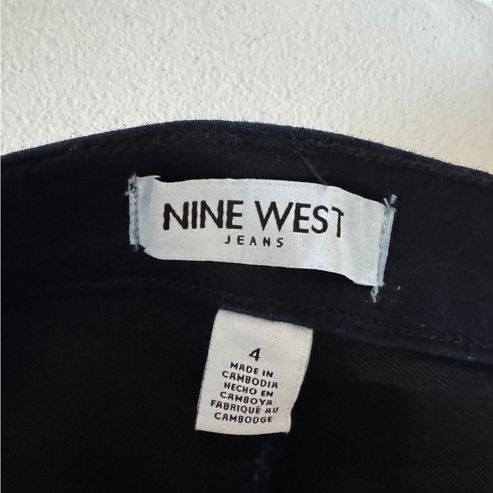 Stylish Dark Navy High-Waisted Jeans - Picture 3 of 3